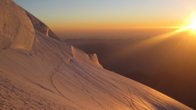 Nicolas Adeline & Christophe Bressand ajoutent deux sommets au projet « Gravir les quatre-vingt deux sommets alpins de plus de 4000 mètres » - ©