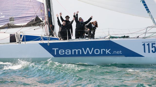 Le TeamWork Sailing tutoie les côtes françaises - ©